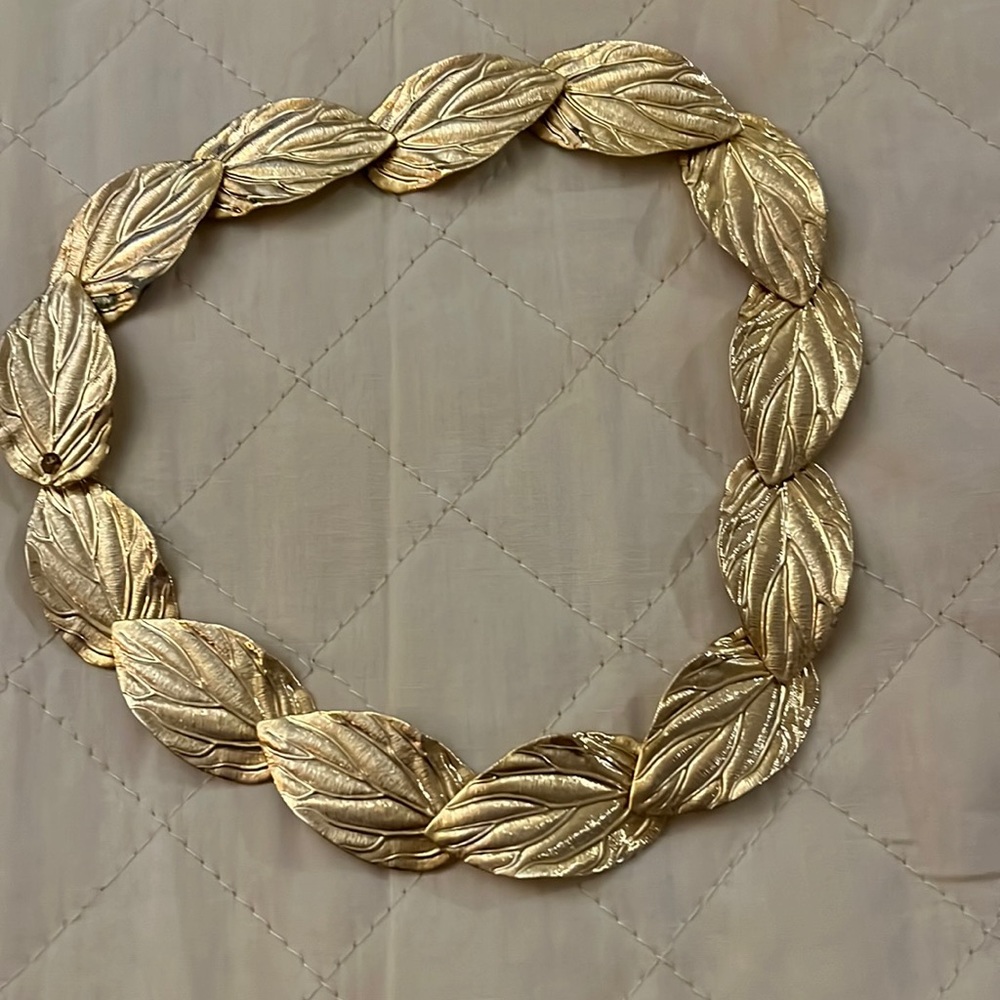 Vintage choker